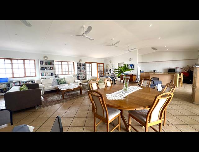 2 BEDROOM APARTMENT FOR SALE IN BRYANSTON